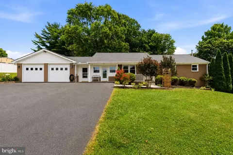 2515 Bird View Rd, Westminster, MD 21157