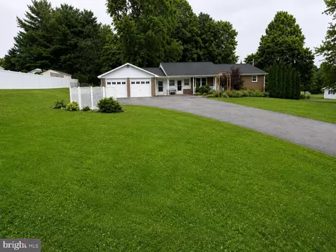 2515 Bird View Rd, Westminster, MD 21157
