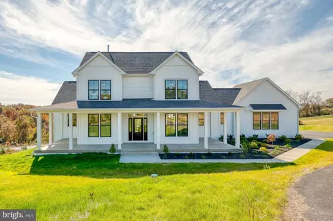 2527 Fourleaf Dr # A, Finksburg, MD 21048