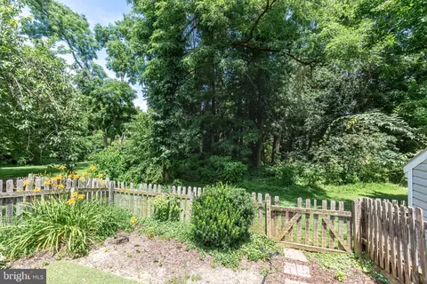 Exterior - 974 Sugar Maple St, Hampstead, MD 21074 photo 6 of 8
