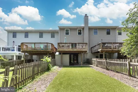 Exterior - 974 Sugar Maple St, Hampstead, MD 21074 photo 2 of 8