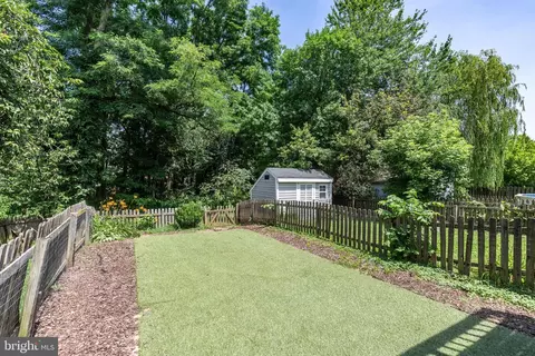 Exterior - 974 Sugar Maple St, Hampstead, MD 21074 photo 5 of 8