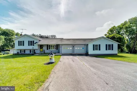 1423 Hallowell Ln, New Windsor, MD 21776