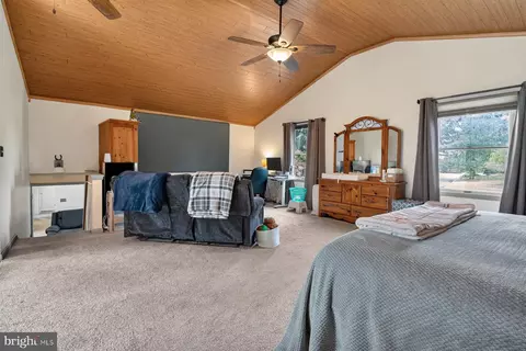 Bedroom - 4200 Wolf Ct, Hampstead, MD 21074 photo 3 of 7