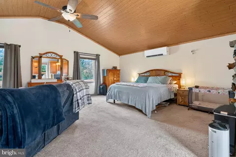 Bedroom - 4200 Wolf Ct, Hampstead, MD 21074 photo 4 of 7