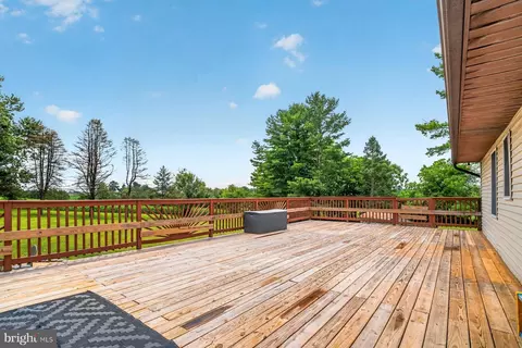 Exterior - 4200 Wolf Ct, Hampstead, MD 21074 photo 6 of 6