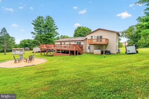 Exterior - 4200 Wolf Ct, Hampstead, MD 21074 photo 3 of 6