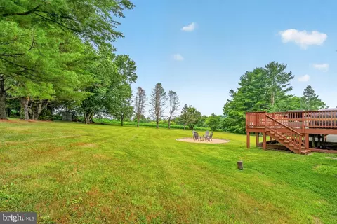 Exterior - 4200 Wolf Ct, Hampstead, MD 21074 photo 4 of 6