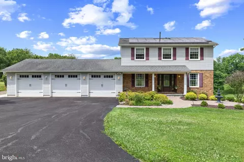 330 Kingston Cir, Sykesville, MD 21784