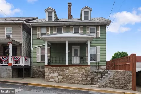 37 N Main St, Union Bridge, MD 21791