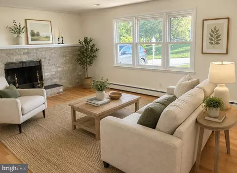 Living - 313 Wayne Ave, Westminster, MD 21157 photo 4 of 5