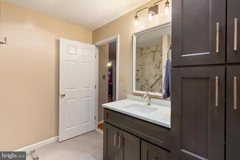 Bath - 3206 Eves Way, Hampstead, MD 21074 photo 2 of 3