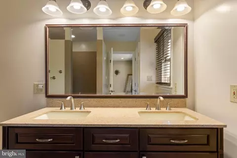 Bath - 3206 Eves Way, Hampstead, MD 21074 photo 3 of 3