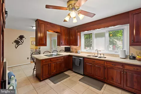 Kitchen - 2597 Braddock Rd, Mount Airy, MD 21771 photo 2 of 4