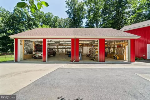 Exterior - 2597 Braddock Rd, Mount Airy, MD 21771 photo 5 of 16