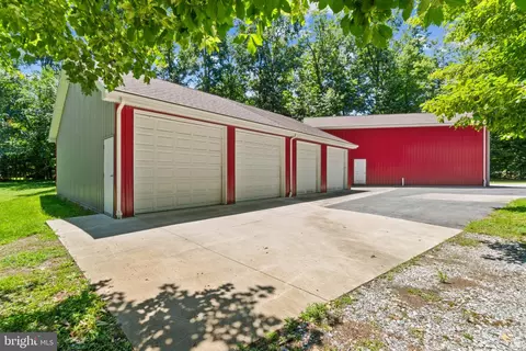 Exterior - 2597 Braddock Rd, Mount Airy, MD 21771 photo 6 of 16