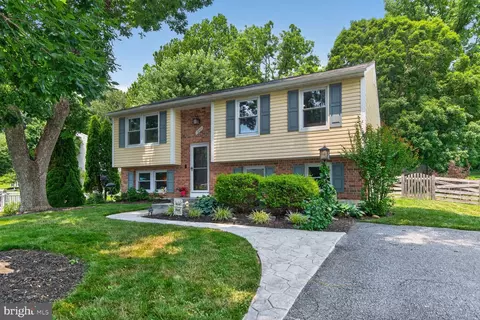 1686 Gemini Dr, Sykesville, MD 21784