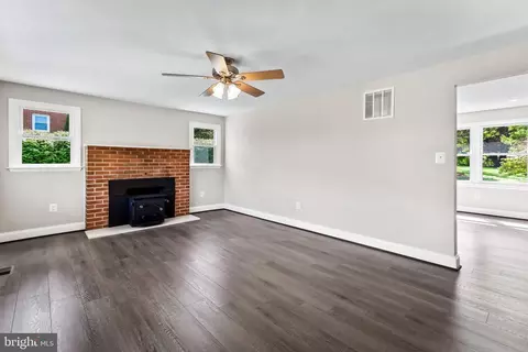 Living - 105 Warfieldsburg Rd, Westminster, MD 21157 photo 2 of 4