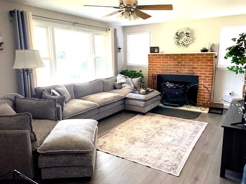 Living - 105 Warfieldsburg Rd, Westminster, MD 21157 photo 4 of 4