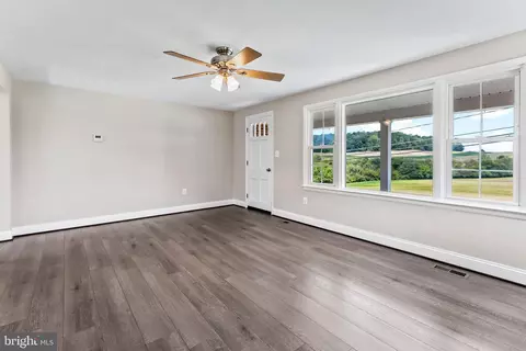Living - 105 Warfieldsburg Rd, Westminster, MD 21157 photo 3 of 4
