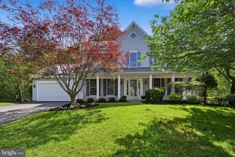 812 Caren Dr, Eldersburg, MD 21784