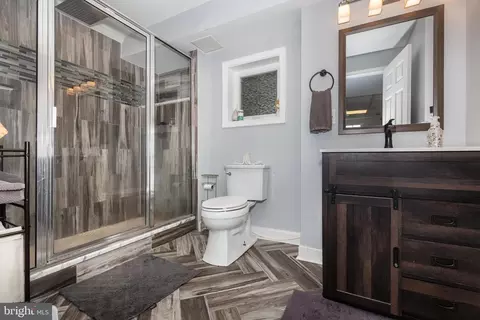 Bath - 596 Footpath Ct, Westminster, MD 21158 photo 3 of 3