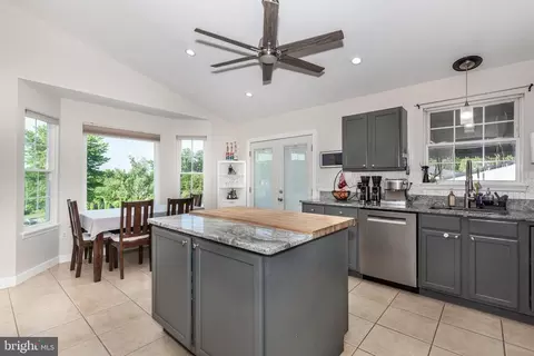 Kitchen - 596 Footpath Ct, Westminster, MD 21158 photo 4 of 5