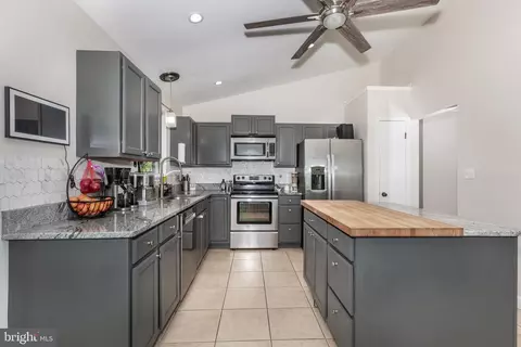 Kitchen - 596 Footpath Ct, Westminster, MD 21158 photo 2 of 5