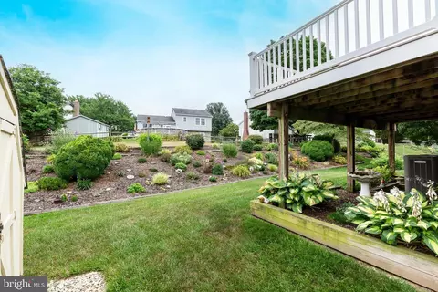 Exterior - 924 Ruby Ct, Westminster, MD 21158 photo 4 of 12