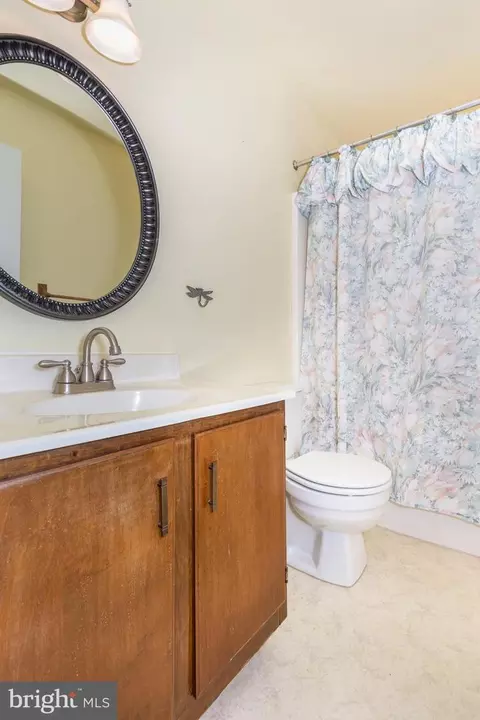 Bath - 924 Ruby Ct, Westminster, MD 21158 photo 1 of 2