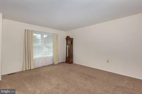 Living - 924 Ruby Ct, Westminster, MD 21158 photo 2 of 5