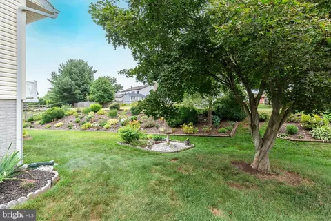 Exterior - 924 Ruby Ct, Westminster, MD 21158 photo 8 of 12