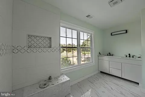 Bath - 3601 Hooper Rd, New Windsor, MD 21776 photo 3 of 5