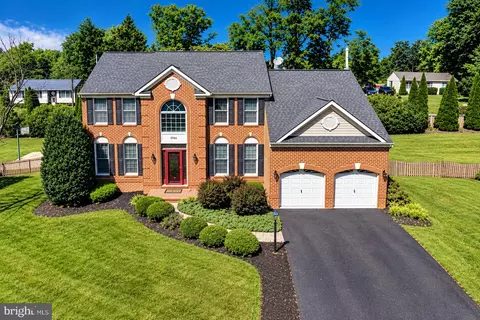 5764 Oyster Bay Dr, Eldersburg, MD 21784
