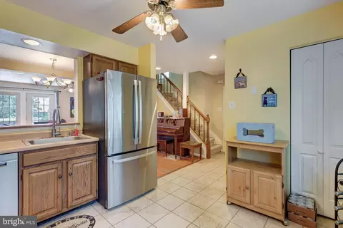 Entry Way - 737 Clearview Ave, Hampstead, MD 21074 photo 1 of 4