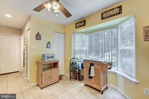 Entry Way - 737 Clearview Ave, Hampstead, MD 21074 photo 2 of 4