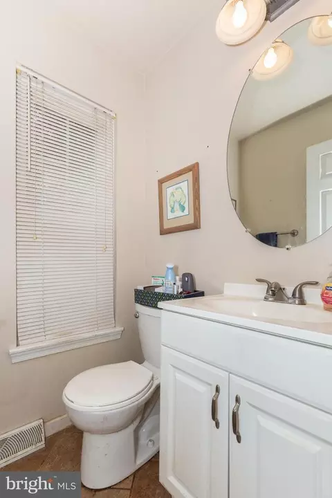 Bath - 737 Clearview Ave, Hampstead, MD 21074 photo 1 of 3