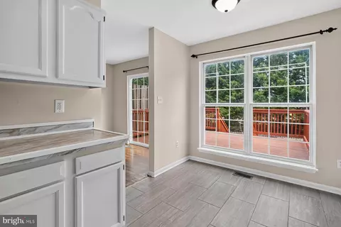 Entry Way - 72 Sable Ct, Westminster, MD 21157 photo 3 of 5
