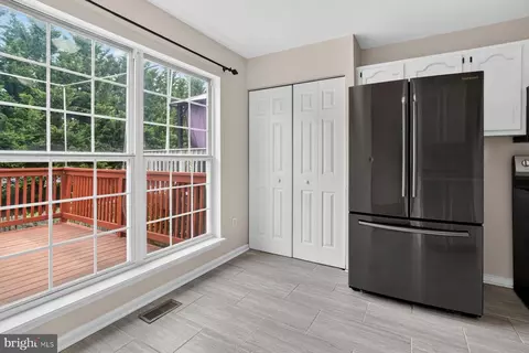 Entry Way - 72 Sable Ct, Westminster, MD 21157 photo 4 of 5