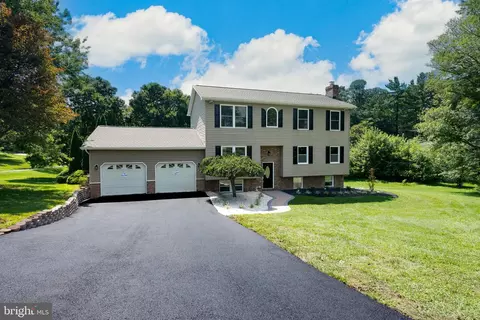 7000 Sheldon Ln, Sykesville, MD 21784