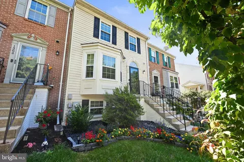 1306 Walkabout Ct #67, Eldersburg, MD 21784