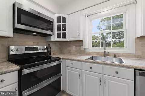 Kitchen - 2712 Overview Rd, Hampstead, MD 21074 photo 1 of 2