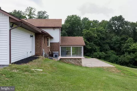Exterior - 1951 Albert Rill Rd, Hampstead, MD 21074 photo 12 of 15