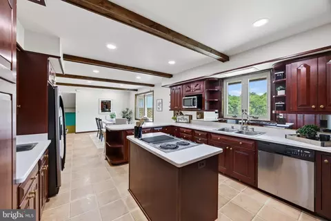 Kitchen - 1951 Albert Rill Rd, Hampstead, MD 21074 photo 8 of 13