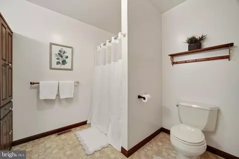 Bath - 1951 Albert Rill Rd, Hampstead, MD 21074 photo 1 of 3