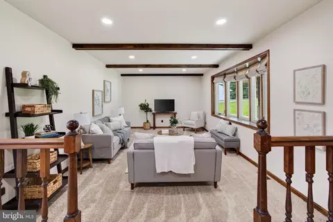Living - 1951 Albert Rill Rd, Hampstead, MD 21074 photo 1 of 5