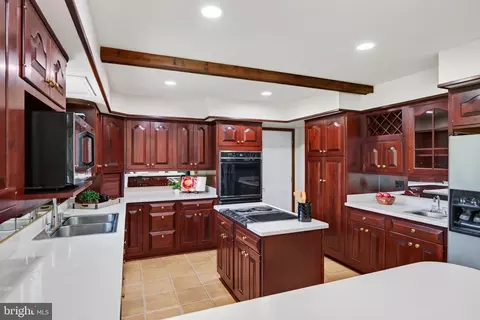 Kitchen - 1951 Albert Rill Rd, Hampstead, MD 21074 photo 4 of 13