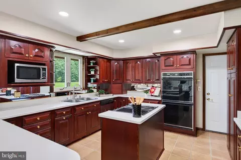Kitchen - 1951 Albert Rill Rd, Hampstead, MD 21074 photo 5 of 13