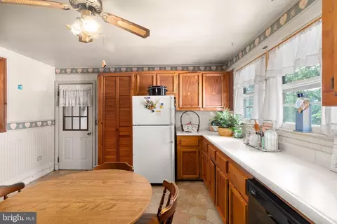 Kitchen - 4715 Maple Grove Rd, Hampstead, MD 21074 photo 3 of 5