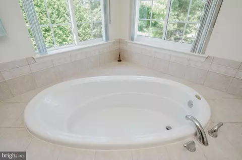 Bath - 3805 Devonshire Rd, Hampstead, MD 21074 photo 5 of 6